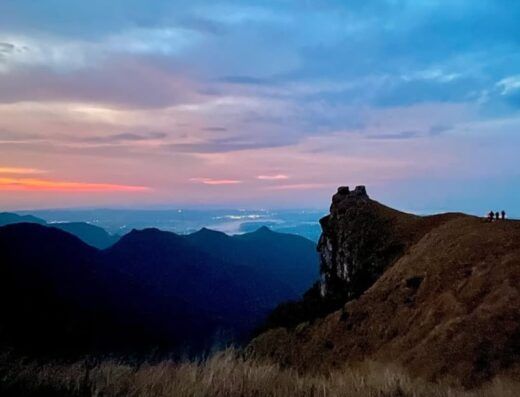 Pico do Rinoceronte – Fazenda dos Papagaios